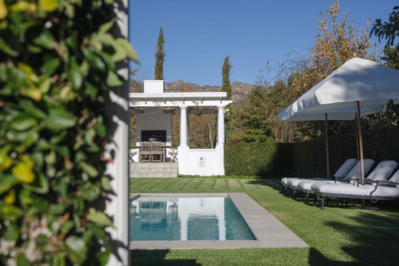 Villa Lily Pond House At Le Lude Franschhoek